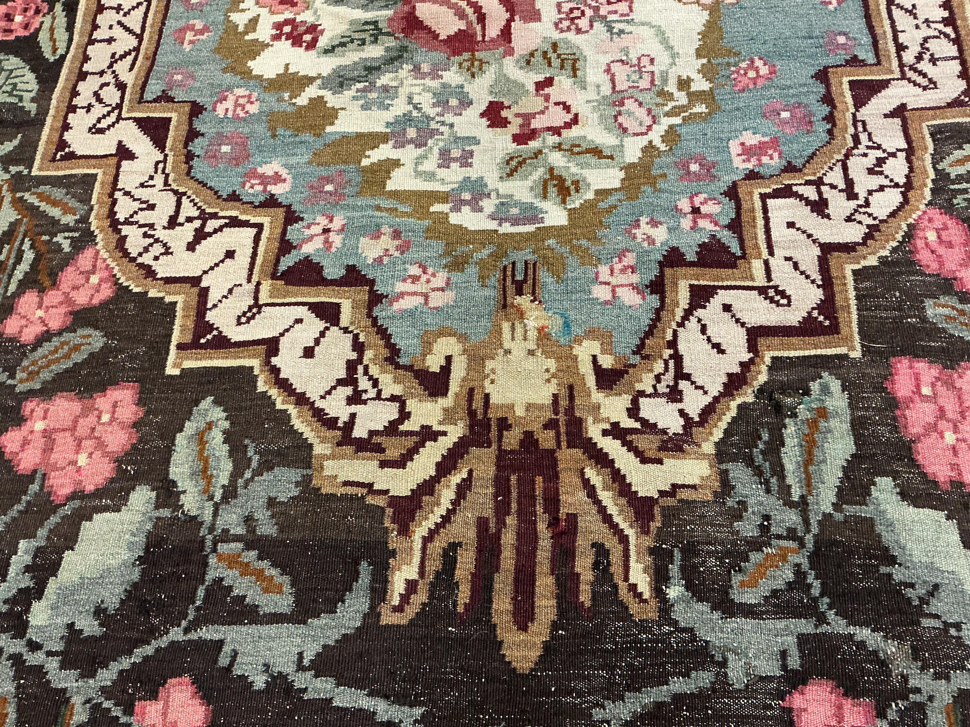 A Moldovan rose Kilim carpet, 330 x 194cm
